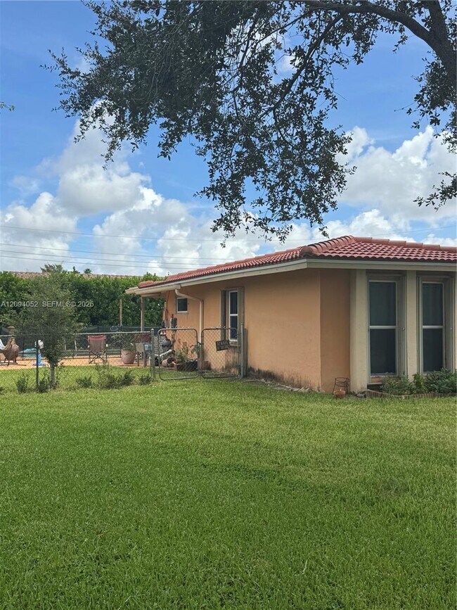 Foto del edificio - 8300 NW 35th Ct