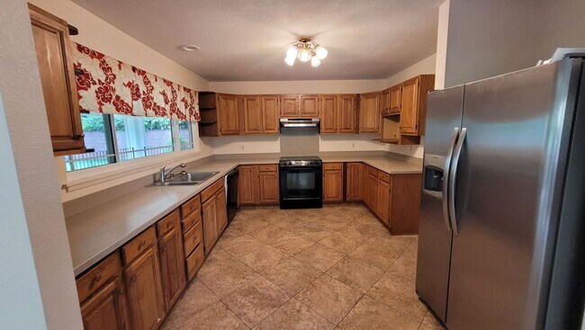 Building Photo - Spacious 5 Bedroom 3 Bath Duplex House w/ 2 car Garage and Gated Driveway in Mililani