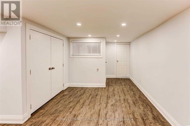 Building Photo - 709 Gladstone Ave