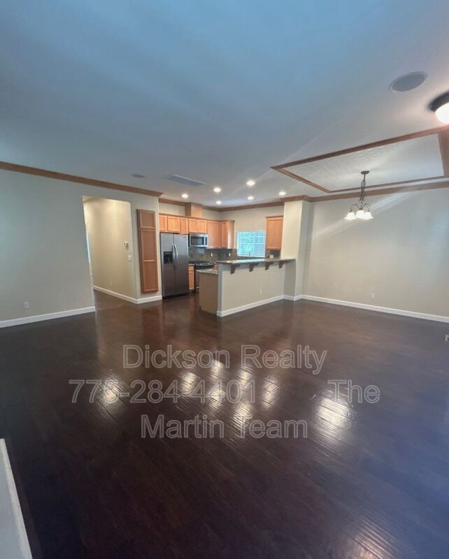 Building Photo - 1400 Waterloo Dr