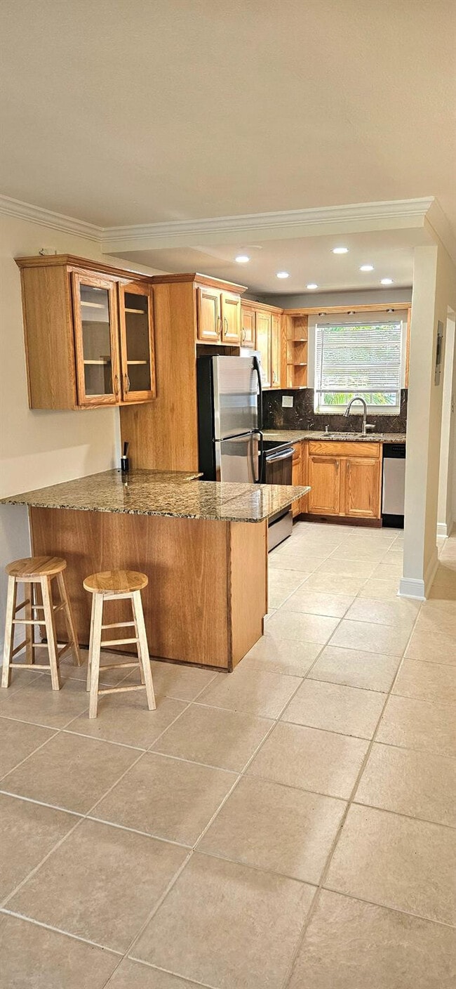 Building Photo - 2901 NE 51st St