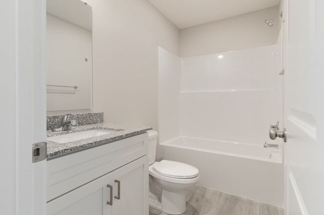 Building Photo - Great four-bedroom home in Northwest Springfield