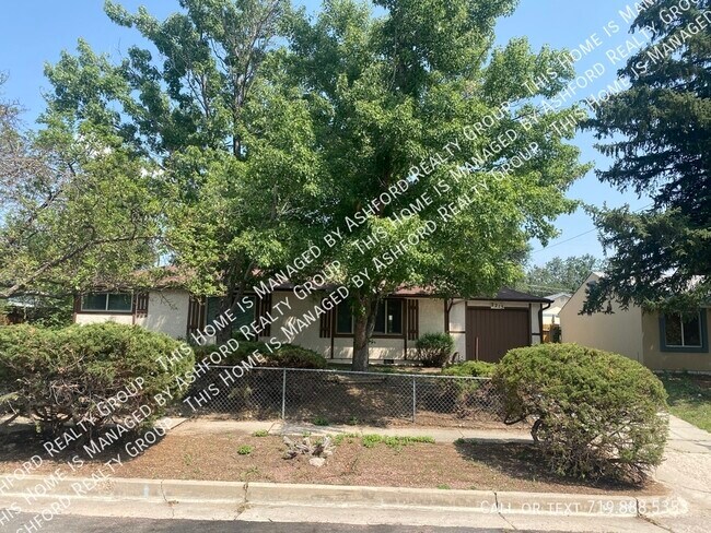 Building Photo - 2215 Bonfoy Ave