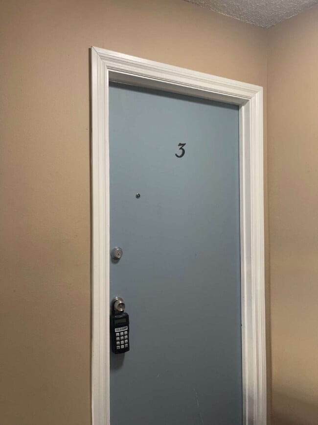 Photo - Spacious 3-Bedroom, 1.5-Bathroom Apartment in NW Portland