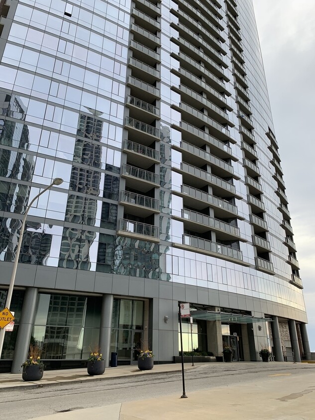 Primary Photo - 450 E Waterside Dr