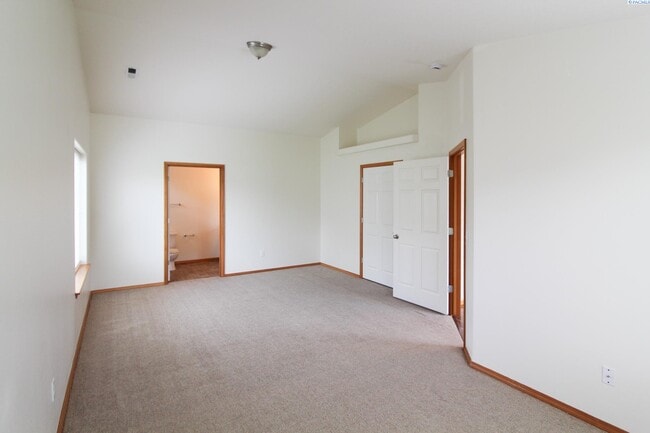 Building Photo - 3 bed, 2 bath home in Pasco