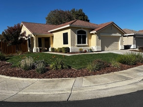 Building Photo - 8340 Lake Willow Way