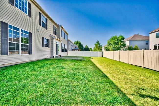 Photo - 447 Cardinal Ln House