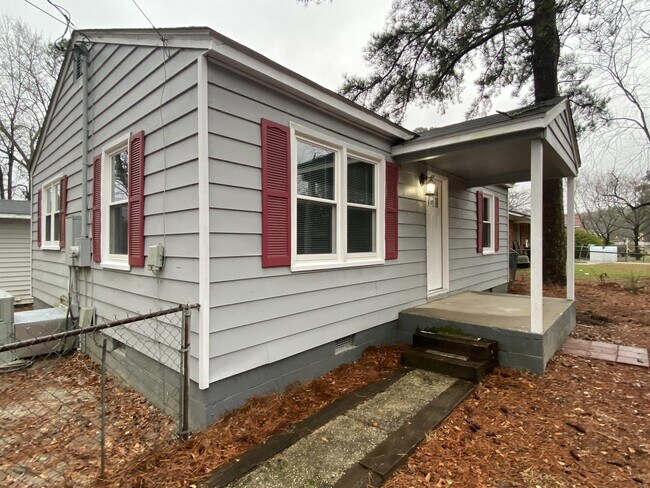 Foto del edificio - 1031 Revere St