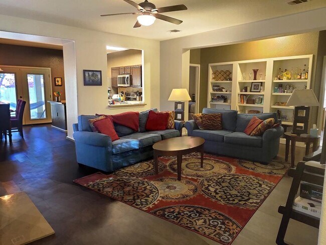 Building Photo - 6400 Ken Caryl Dr