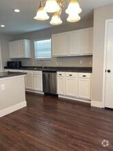 Building Photo - 4402 King's Canyon Dr