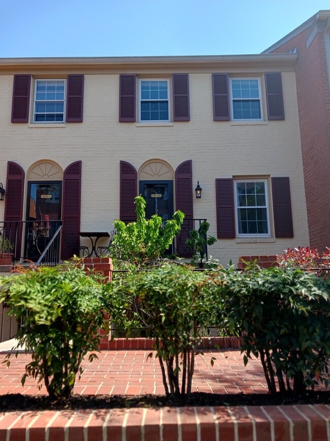 Photo - 1670 Beekman Pl NW Townhome