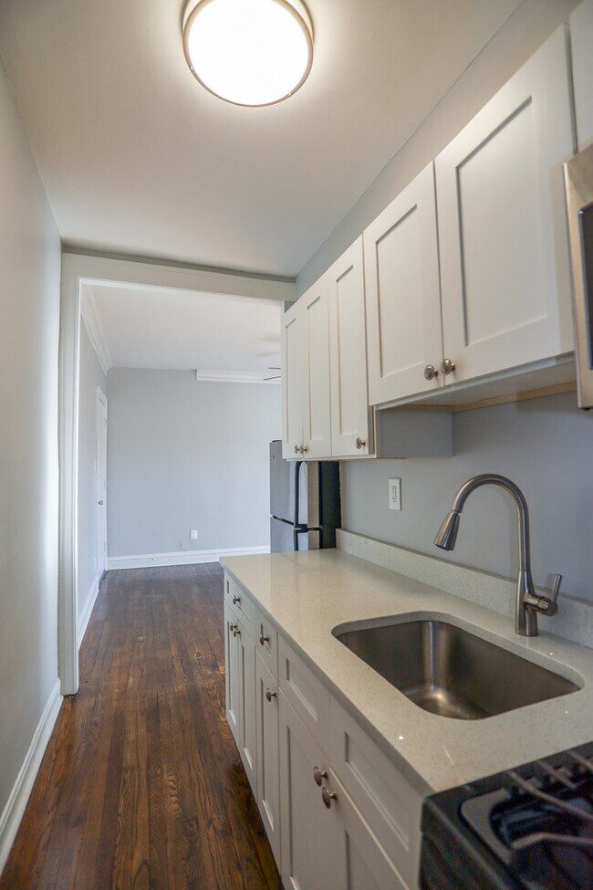 Foto del edificio - 5742 S Stony Is Ave