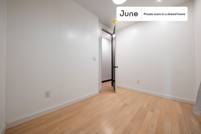 Building Photo - Room in Shared 4 bed/2 bath home