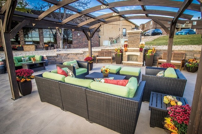 Building Photo - LaCrosse Estates Apartment Homes