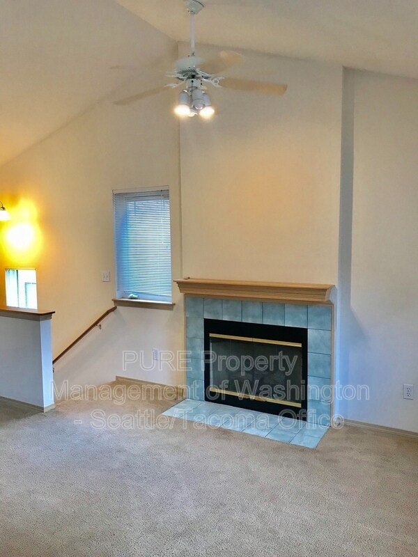 Building Photo - 14020 Lenora Pl N