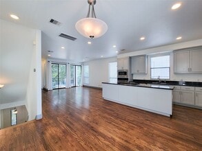 Building Photo - 1432 Ennis St
