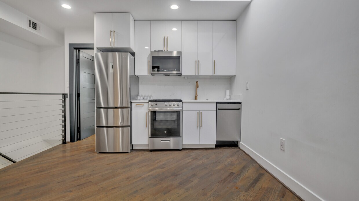 Foto principal - 1808 Benning Rd NE