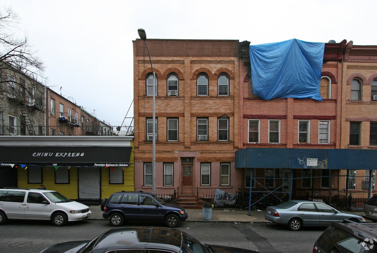 Building Photo - 250 Stanhope St