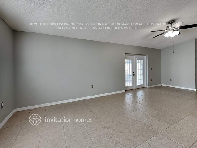 Foto del edificio - 1622 Hudderfield Cir W