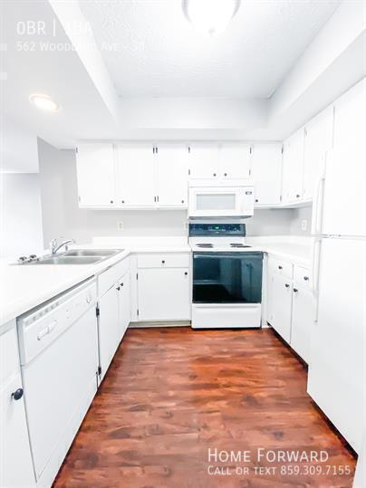 Foto del edificio - 562 Woodland Ave