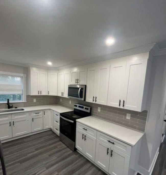 Foto del edificio - Room in House on Purser Dr