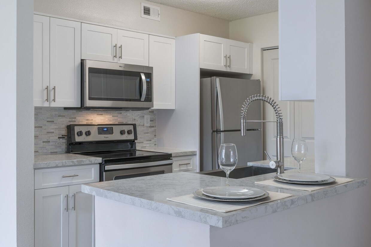 The Lakes At Pembroke Apartments in Pembroke Pines, FL