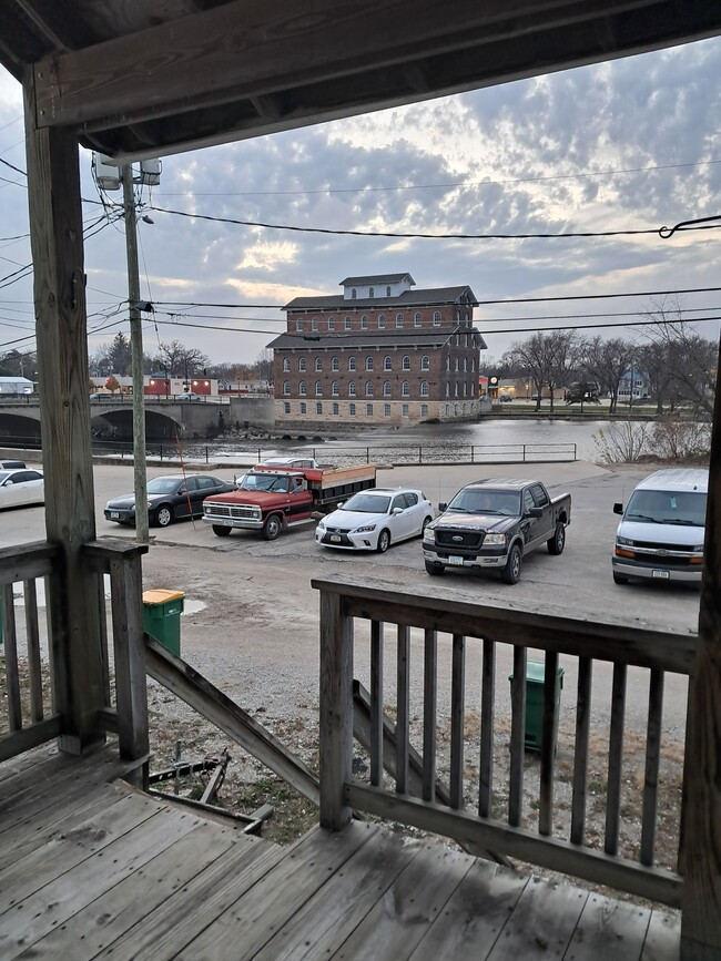Foto del edificio - 129 2nd Ave NE