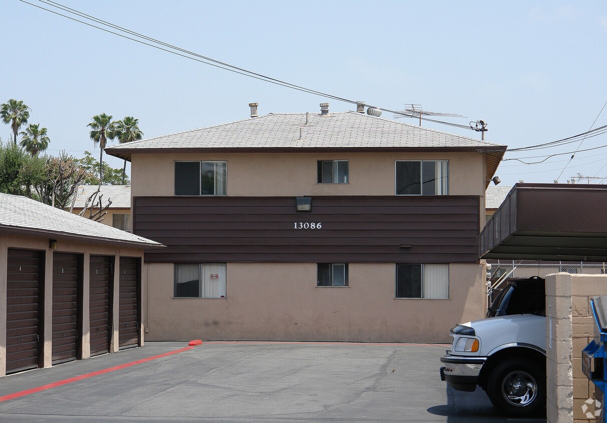 Foto del edificio - 13086 Blackbird St