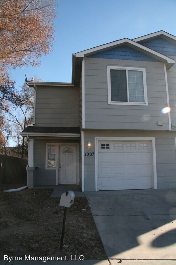 1005 Ave, Colorado Springs, CO 80909 Apartment for Rent in