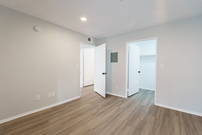 Interior Photo - 315 South Virgil Ave