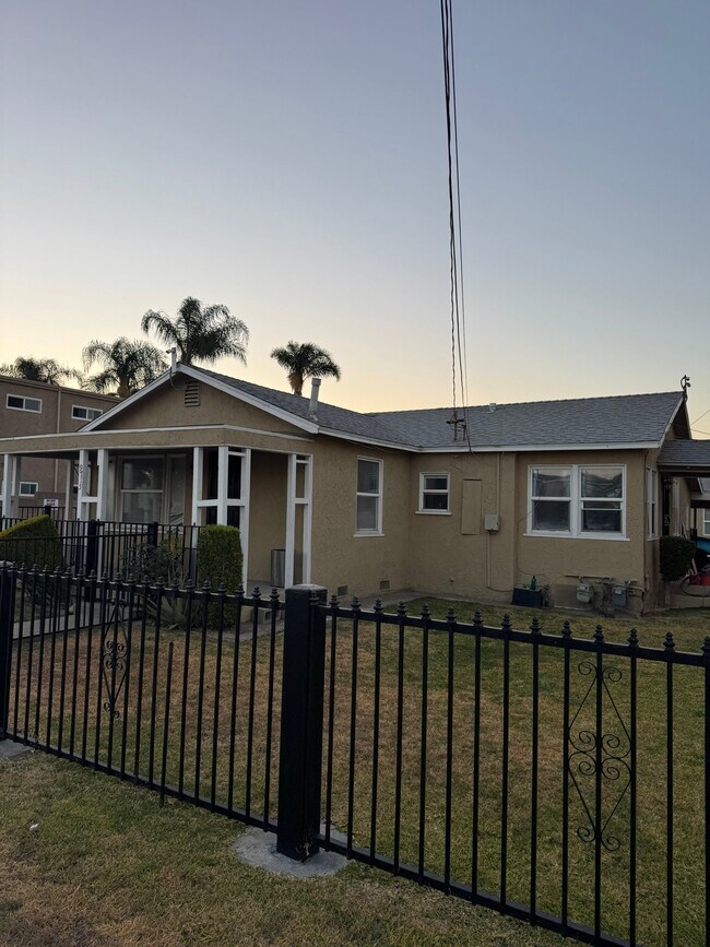 Foto del edificio - 9715 Cedar St