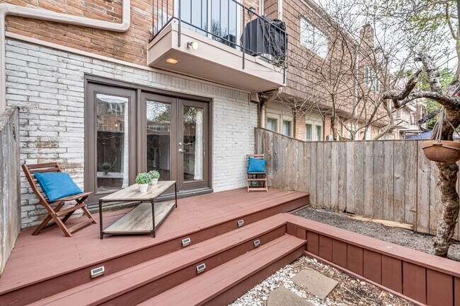 Foto del edificio - 384 N Post Oak Ln