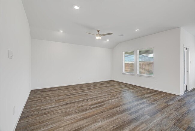 Foto del edificio - 20550 Fourier Dr