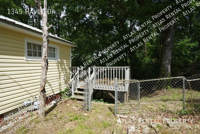 Building Photo - 1345 Haven Dr