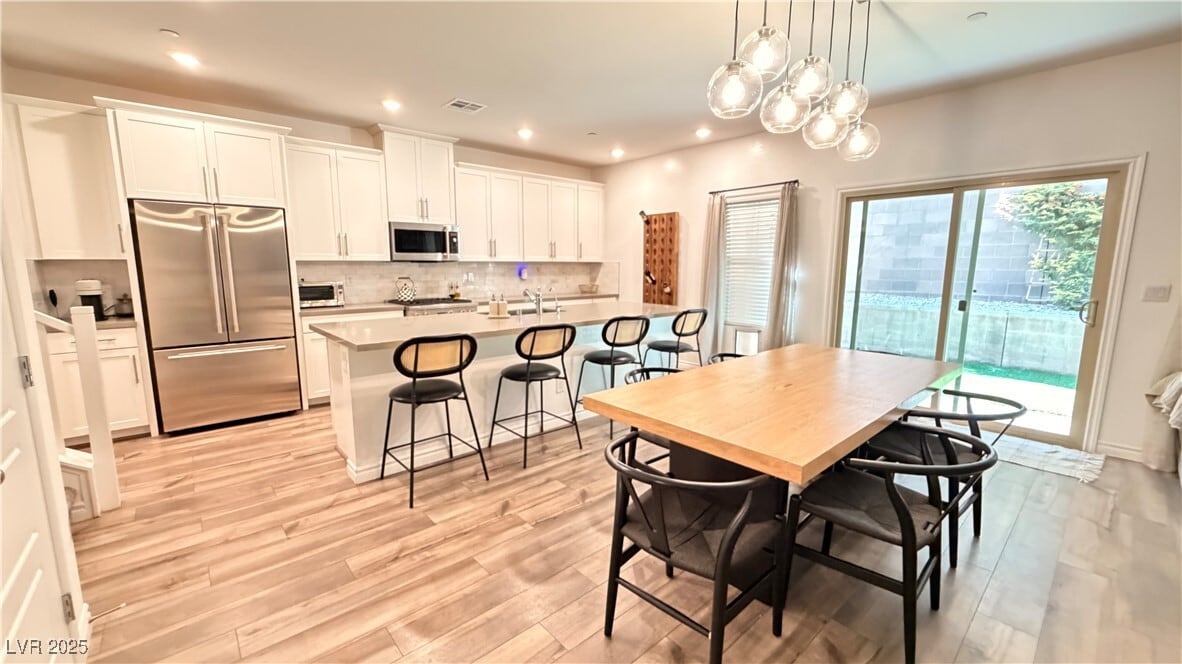 Primary Photo - 600 N Carriage Hill Dr