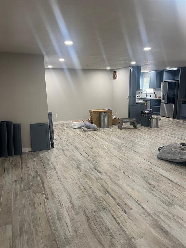 Building Photo - 7020 Comanche Ave