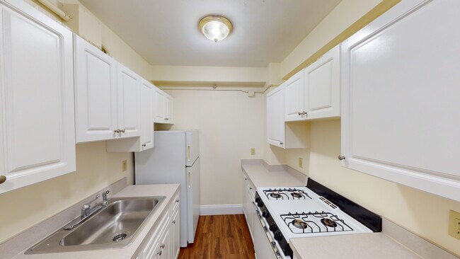Foto del edificio - 1401 Beacon St