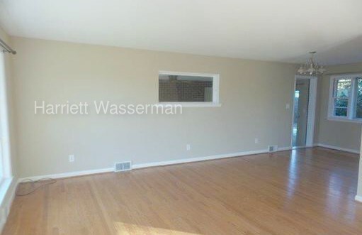 Building Photo - 19110 Cherry Tree Dr