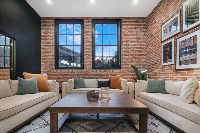 Building Photo - 1148 S Peters St