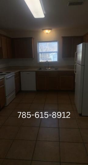 Building Photo - 841 E Hamblin St