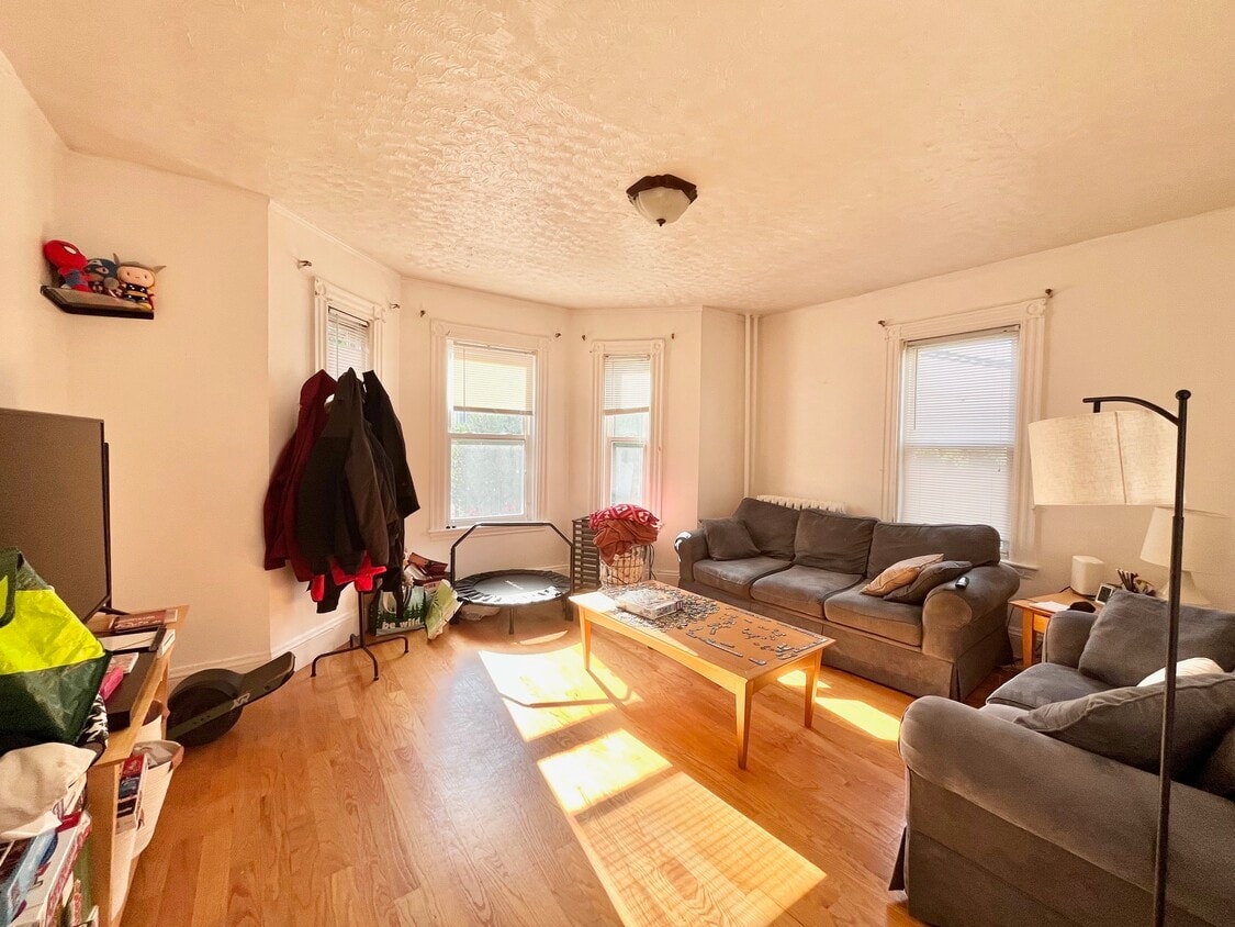 Foto principal - 205 Hillside St
