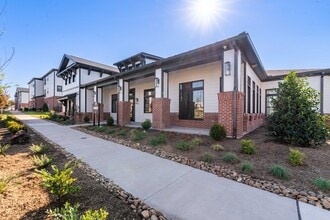 Building Photo - Evolve Huntersville