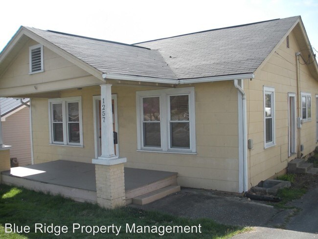 Building Photo - 1257 E Center St