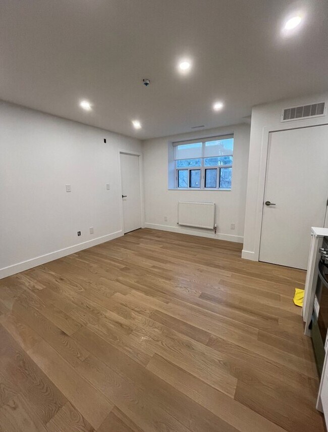 Photo du bâtiment - 612 Dawes Rd