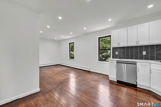 Foto del edificio - 54 Overlook Ave