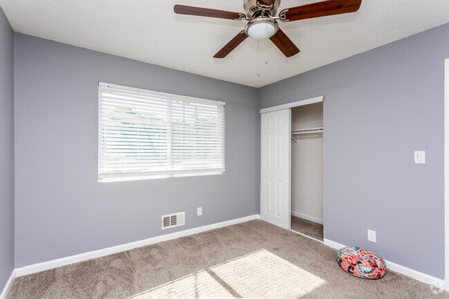 2BR, 1BA - 845 SF - Gateway South Apartments