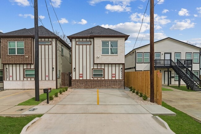 Foto del edificio - 3539 Mt Pleasant St