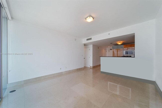 Foto del edificio - 6799 Collins Ave
