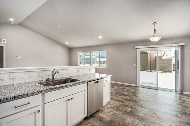 Building Photo - 3082 N Sedge Wren Dr